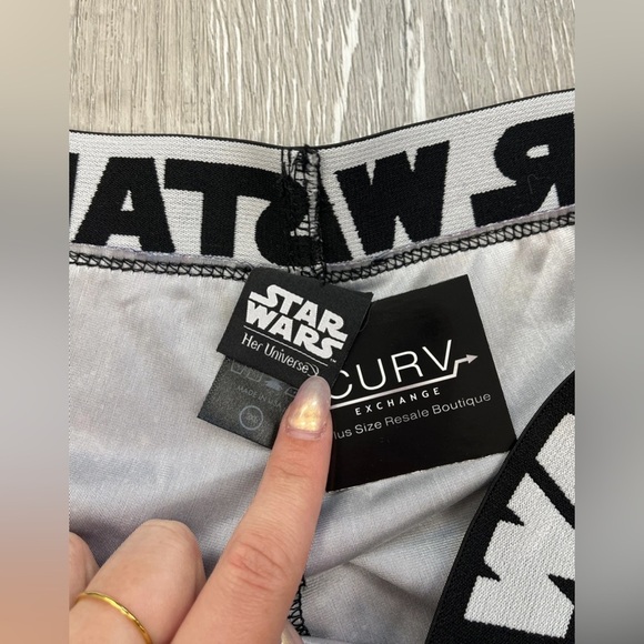 Her Universe Star Wars Lightweight Leggings - Size 3x - Picture 4 of 4